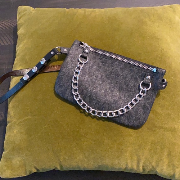 Michael Kors Handbags - MK Fanny Pack Belt With Pull Chain, Black/Grey, L